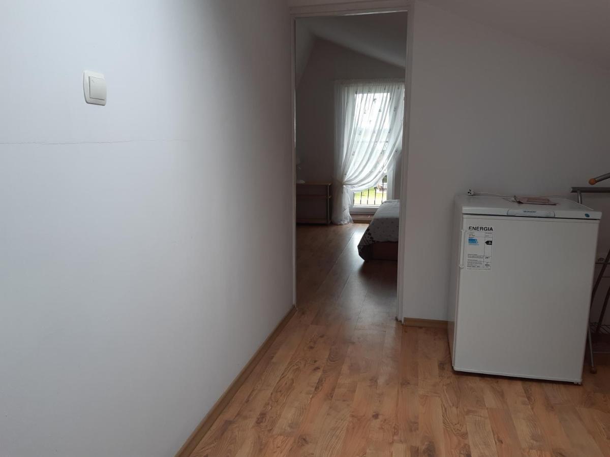 Pokoje Goscinne Augustyna Łeba Esterno foto