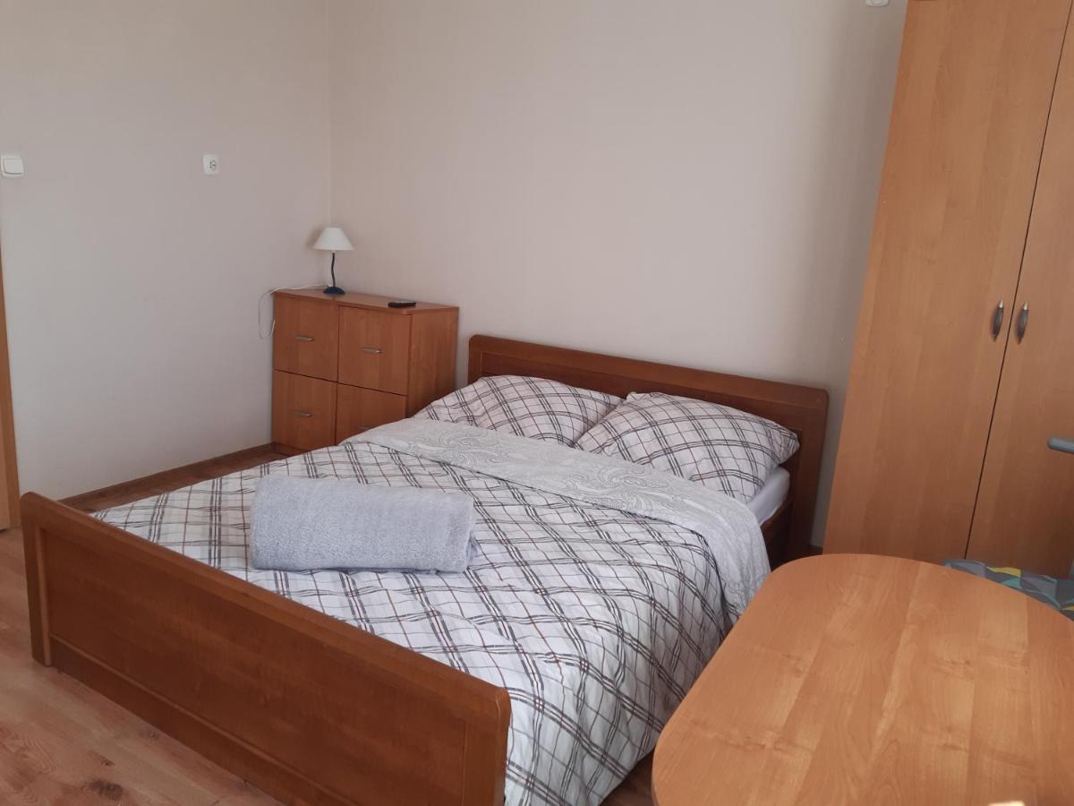 Pokoje Goscinne Augustyna Łeba Esterno foto